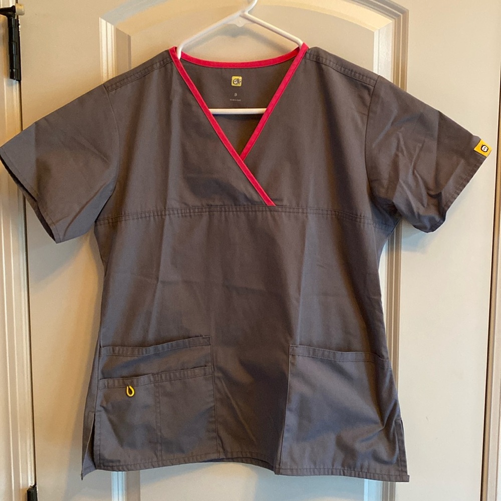 Women’s scrub top